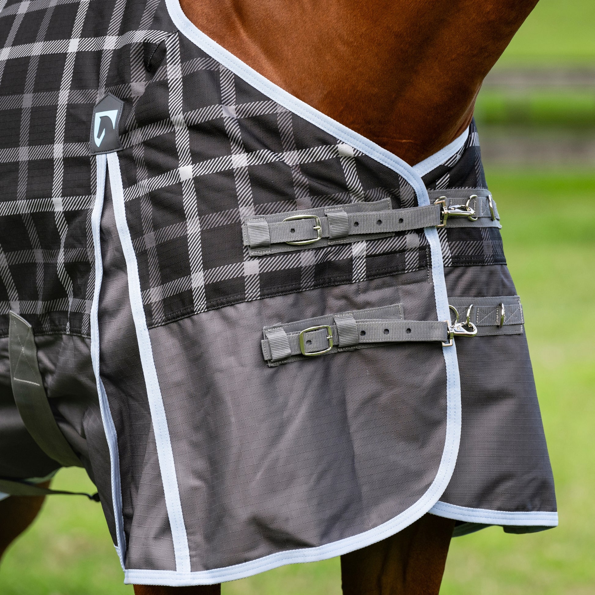 EQ Armour Ascent Plus 1200D 180g Rug - EQ Saddlery