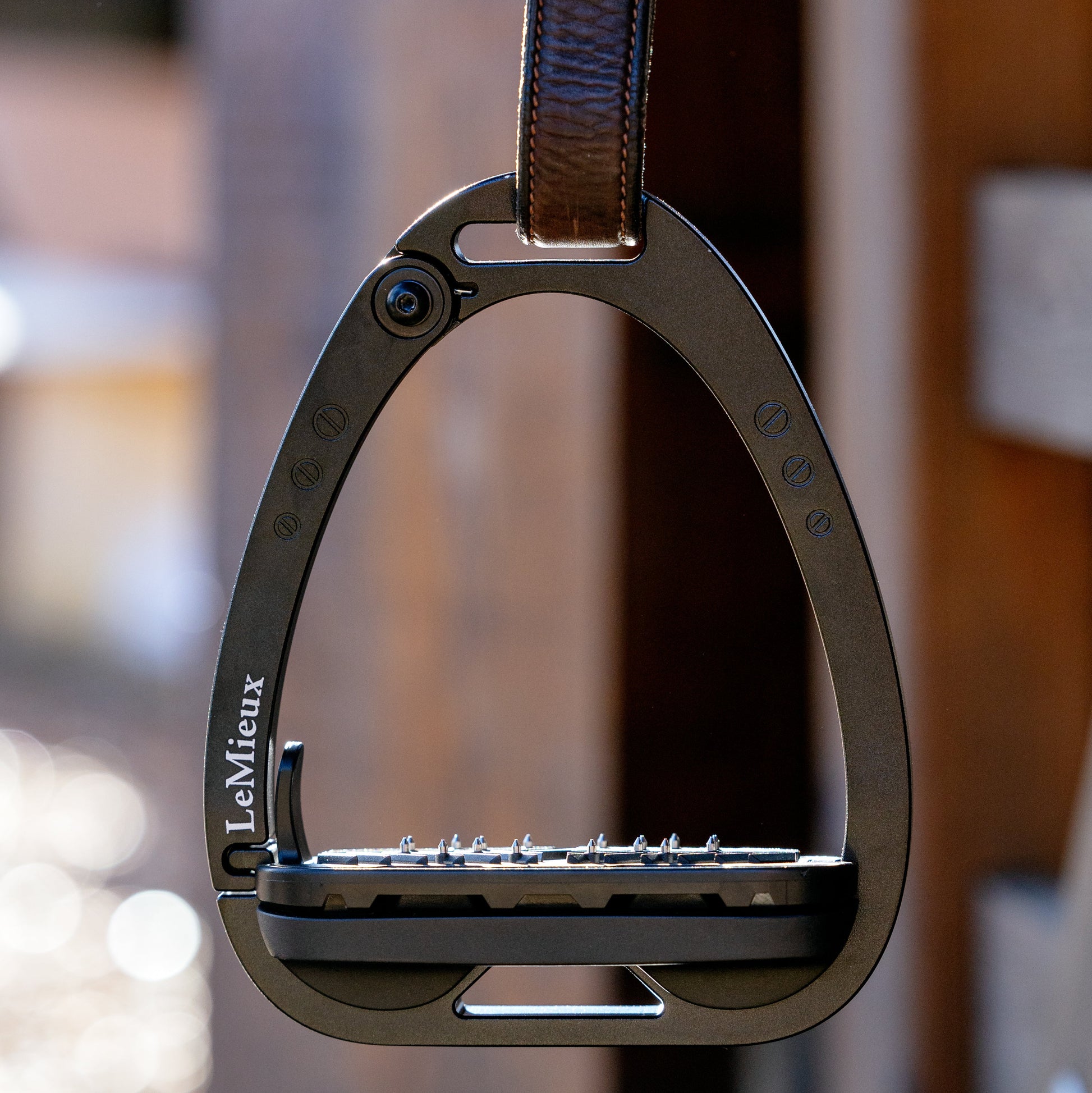 LeMieux Vector Balance Sloping Stirrups - EQ Saddlery