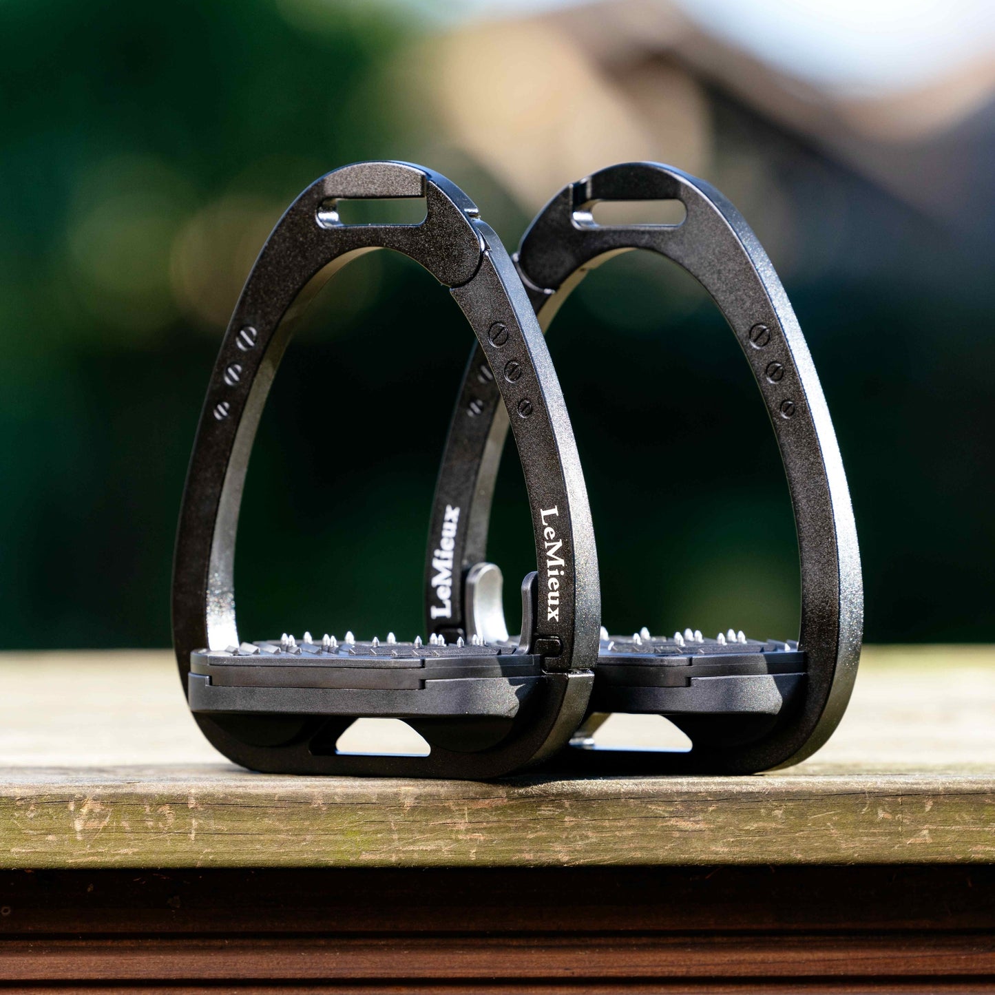 LeMieux Vector Control Stirrup