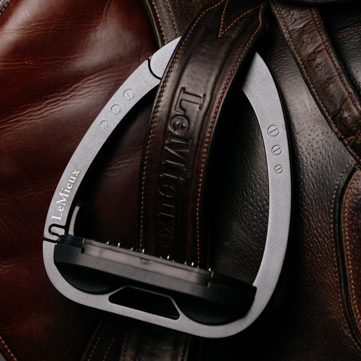 LeMieux Vector Balance Sloping Stirrups - EQ Saddlery