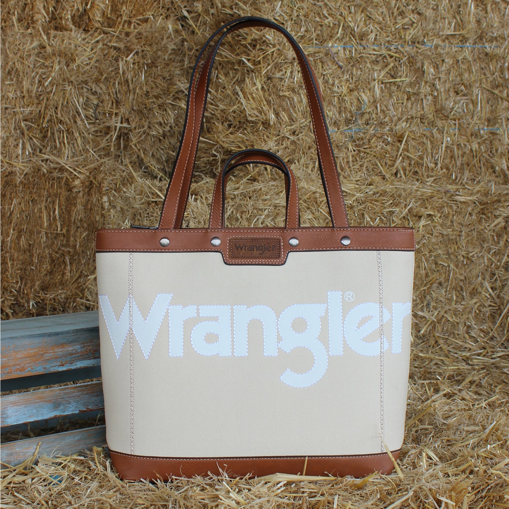 Wrangler Canvas Iconic Logo Tote - EQ Saddlery
