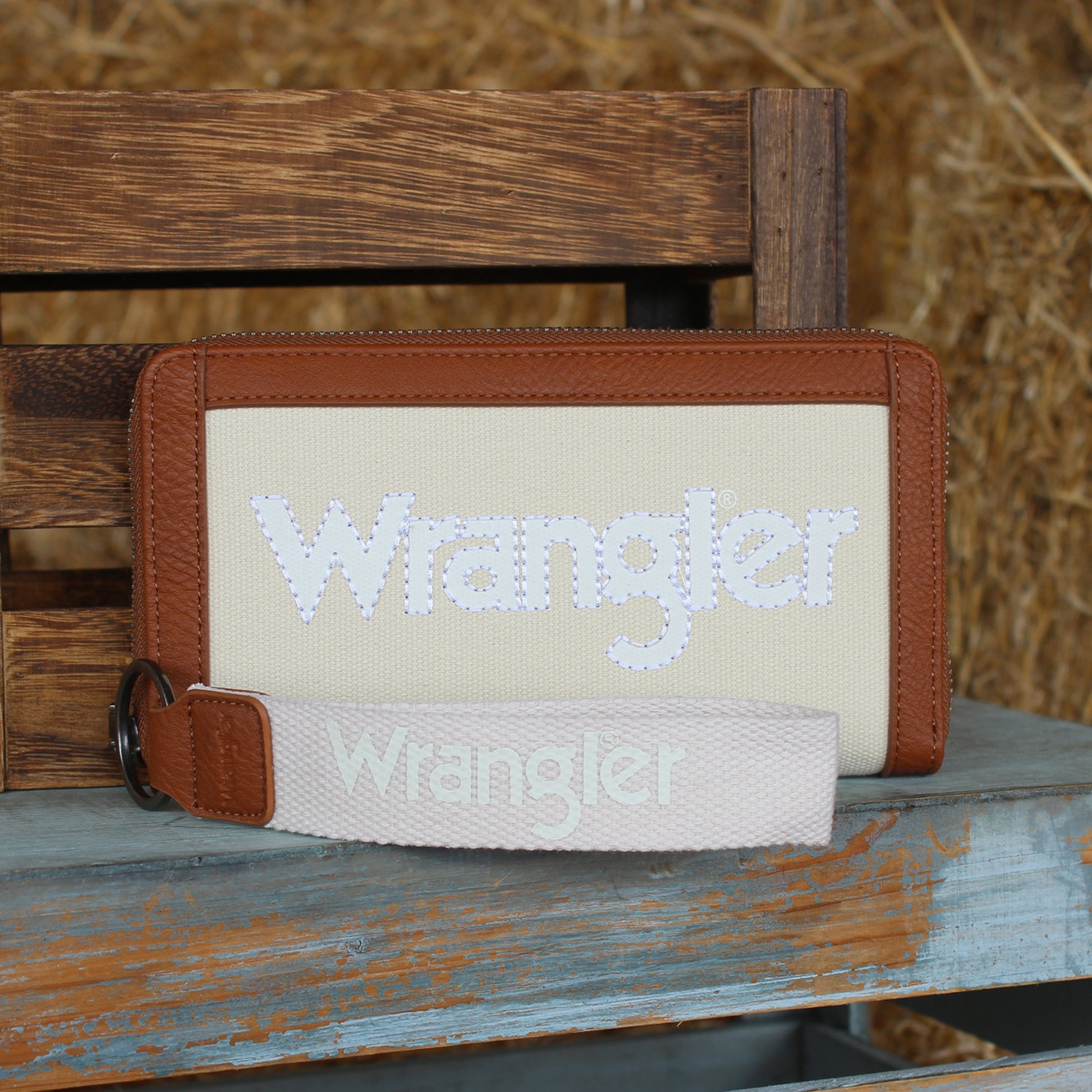 Wrangler Canvas Iconic Logo Wallet - EQ Saddlery