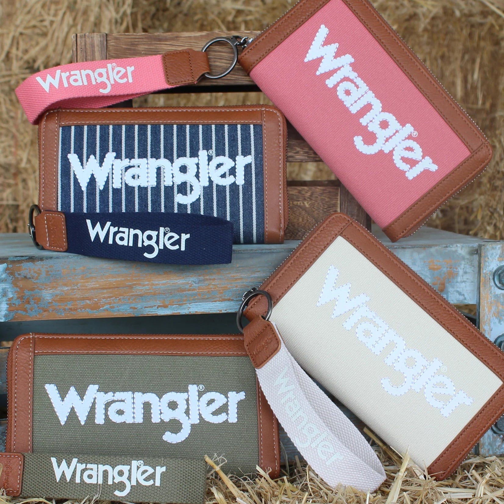 Wrangler Canvas Iconic Logo Wallet - EQ Saddlery