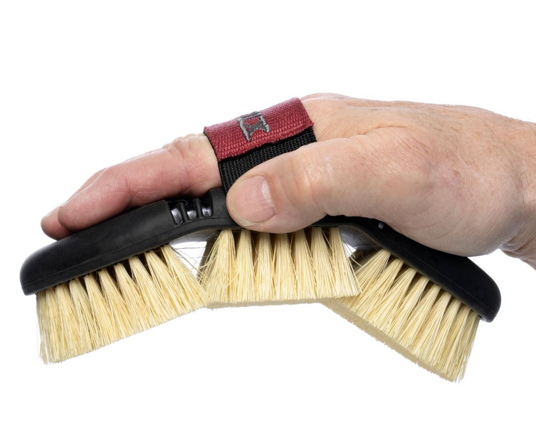 LeMieux Flexi Scrubbing Brush - EQ Saddlery